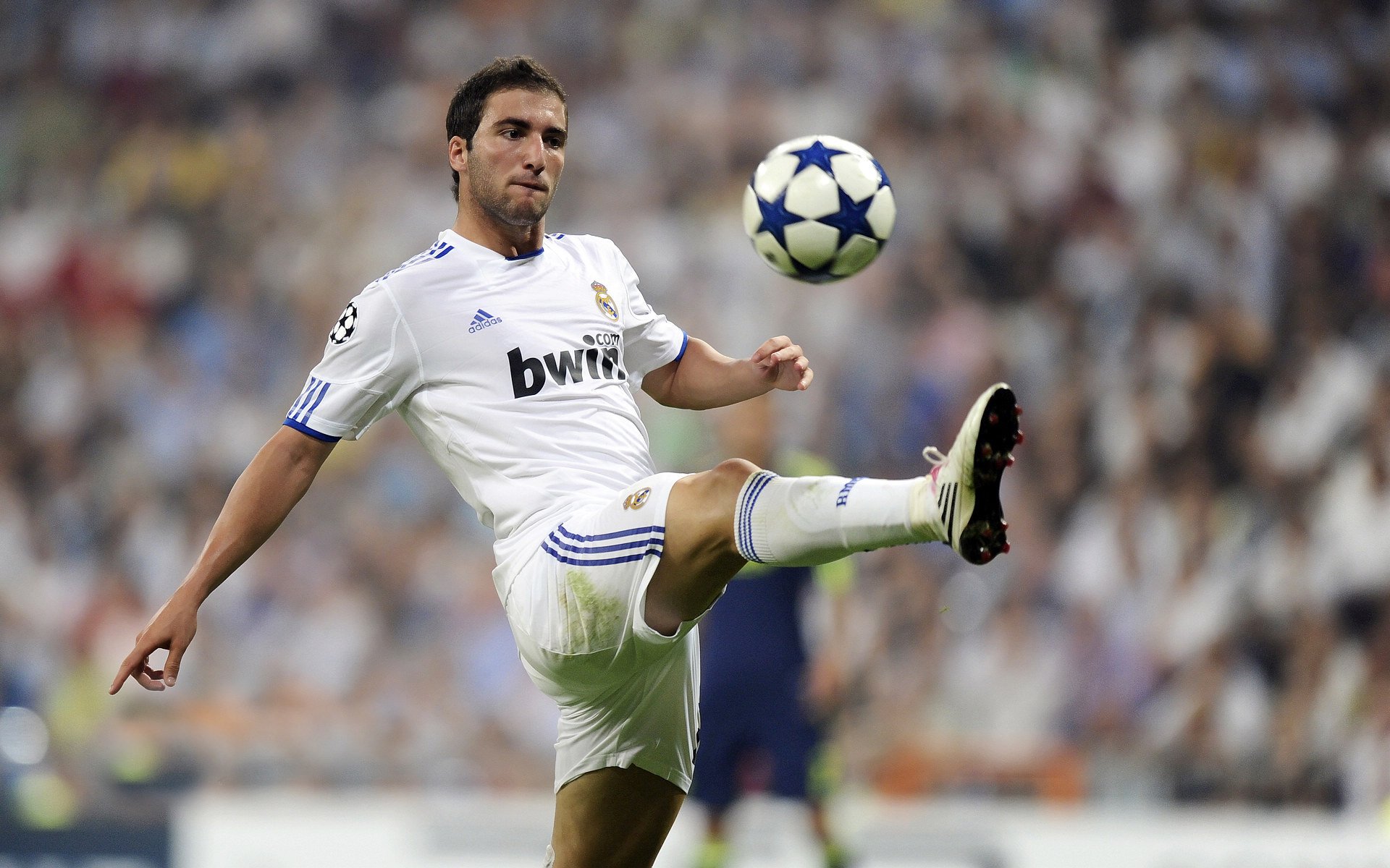 九游体育-跨界竞技场，当NBA的掘金完胜凯尔特人，杜兰特却在西甲国家德比接管比赛