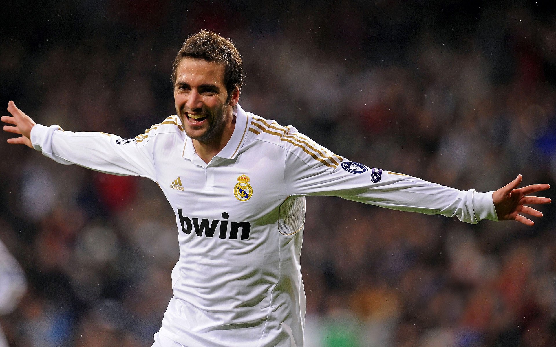 九游APP-鏖战雅典，基米希一箭定江山—拜仁铁腰刷新纪录，助德甲巨人险胜里昂